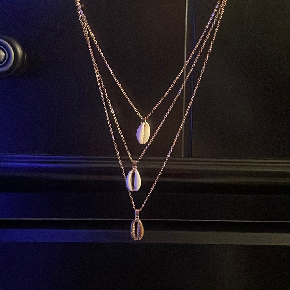 Good layered necklace with puka shells